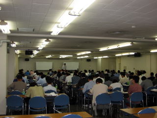 大阪会場(電子科学研究所会議室)での様子